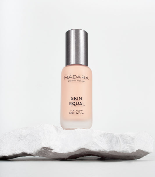 MÁDARA Soft Glow Foundation – SKIN EQUAL Fondotinta Luminoso