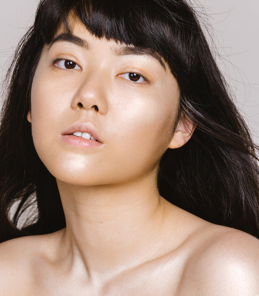 MÁDARA Cosmic Drops – Illuminante Liquido Modulabile