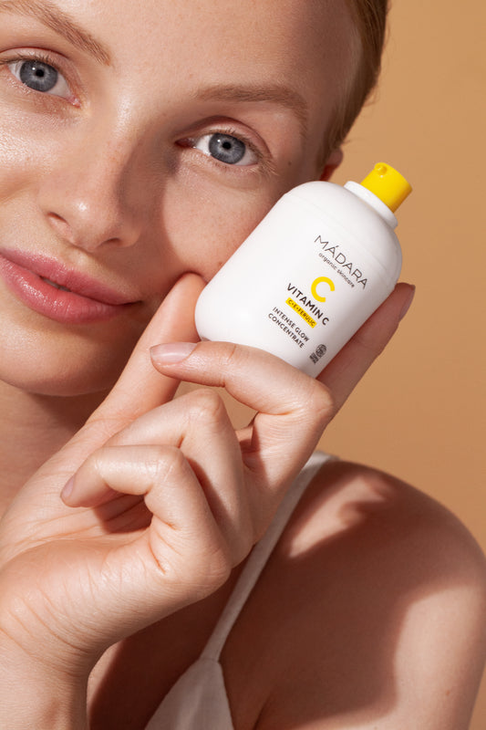MÁDARA Intense Glow Concentrate – Siero Viso alla Vitamina C 30ml