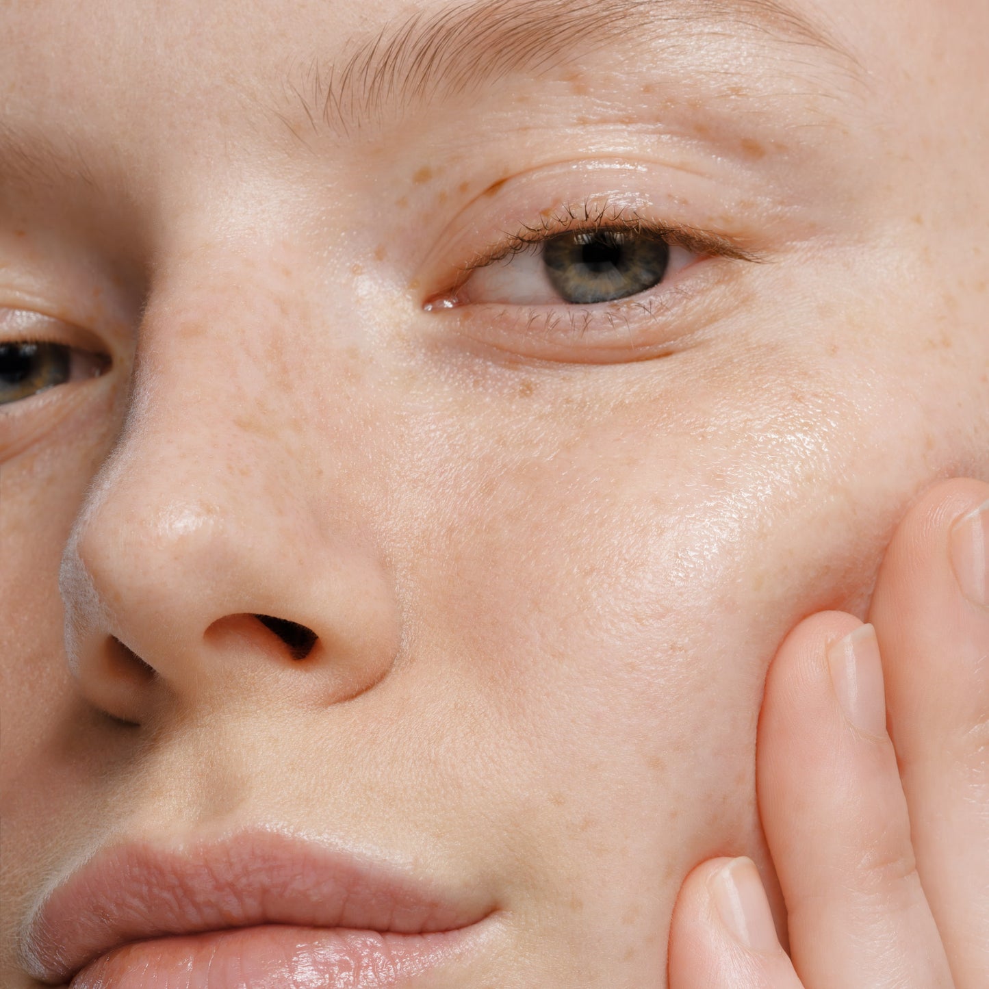 MÁDARA Botanic Niacinamide Alternative – Siero Niacinamide Viso 5-in-1 30ml