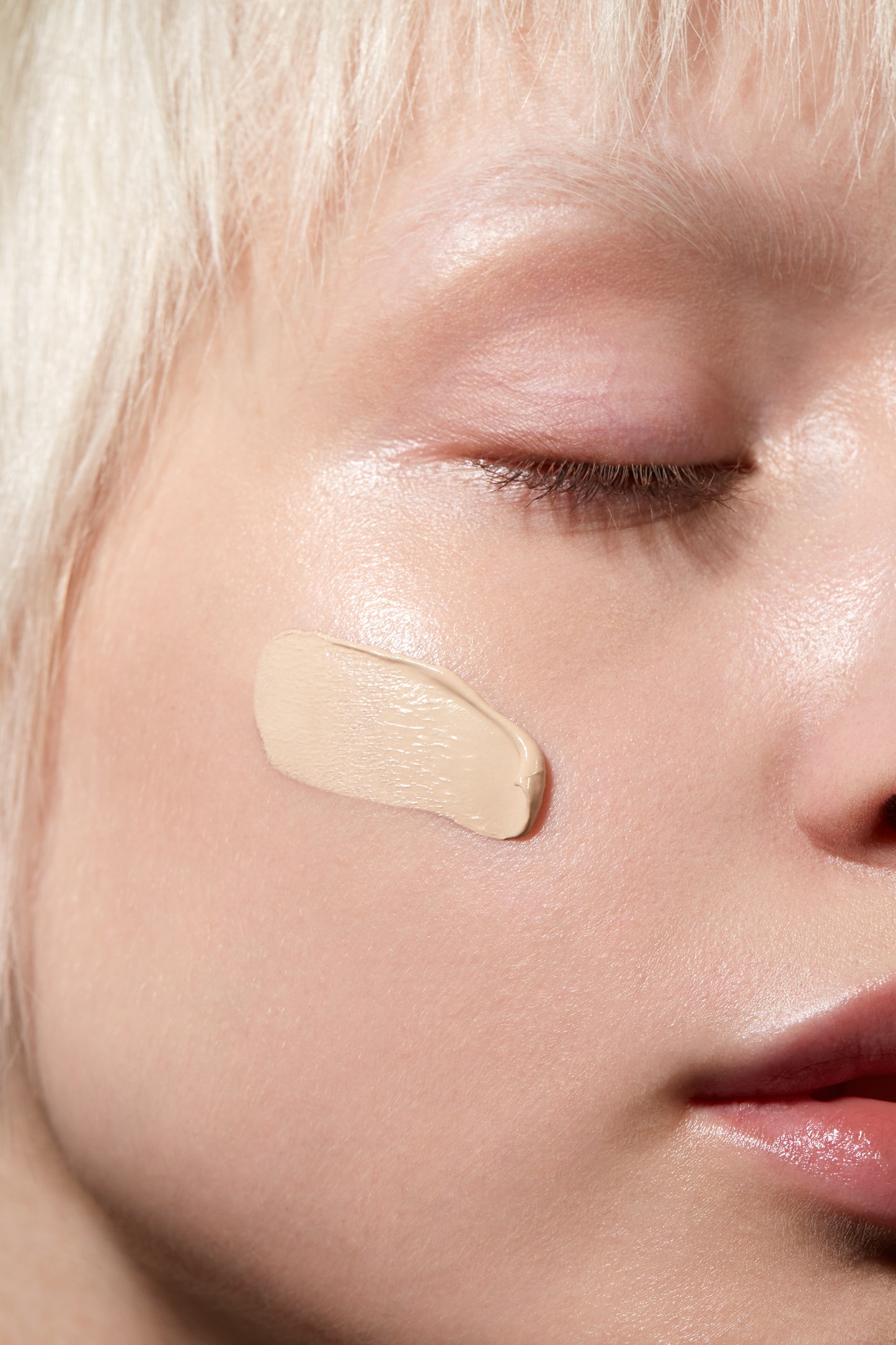 Semi-Matte Peptide Foundation