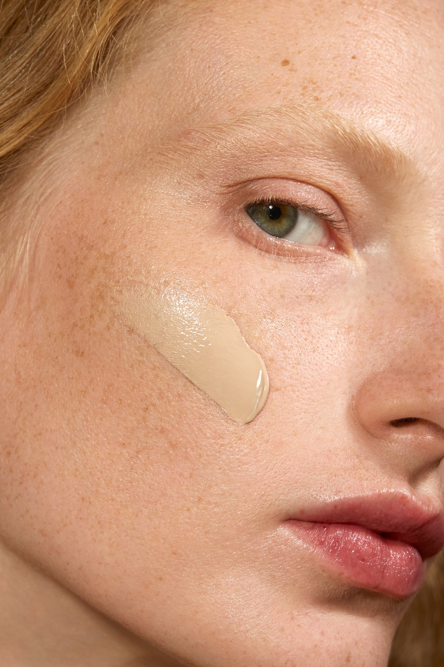 Semi-Matte Peptide Foundation